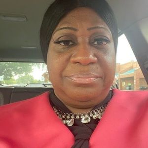 Meet your Posher, Rolanda